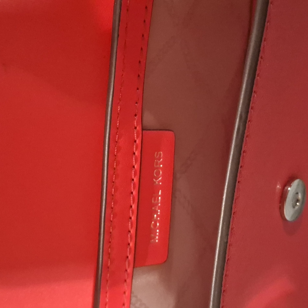 Micheal Kors mini greenwich crossbody - Picture 4 of 4